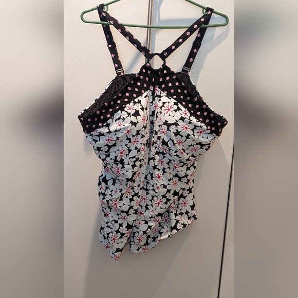 Swim top - Picture 1 of 2